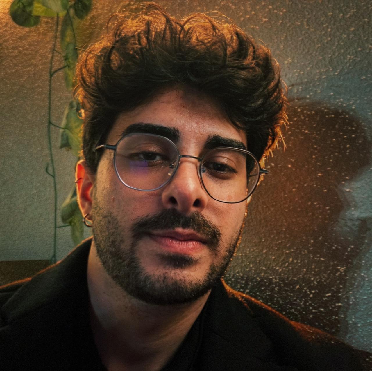 Kaan Kaya Back